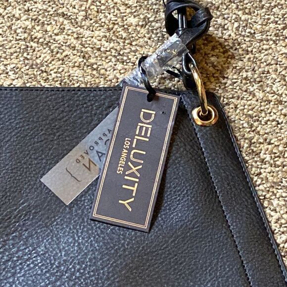 DELUXITY LOS ANGELES PETA APPROVED VEGAN WOMEN BAG - Picture 1 of 6